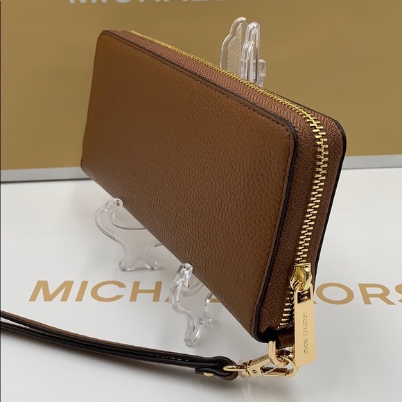 MICHAEL KORS Jet Set Travel Continental Zip - Picture 7 of 15